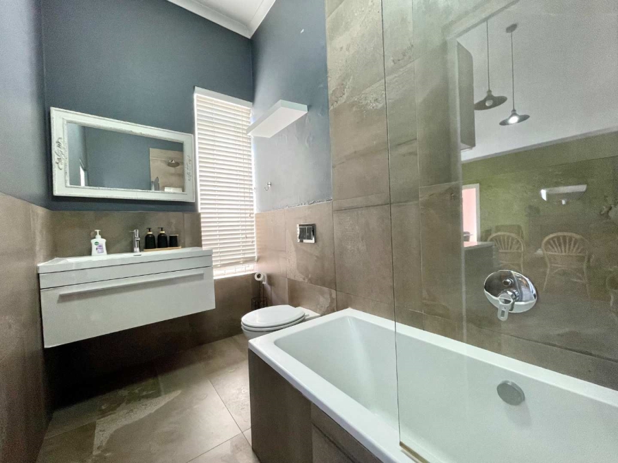 To Let 2 Bedroom Property for Rent in Woodstock Western Cape